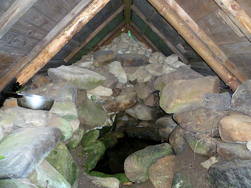 studánka bez jména (3) - květen 1999