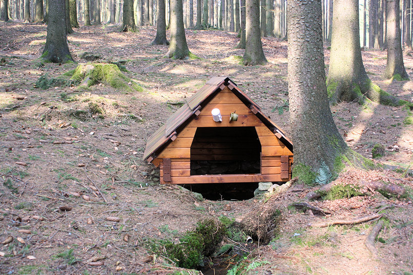 Poutníkova studánka (1075) - duben 2019