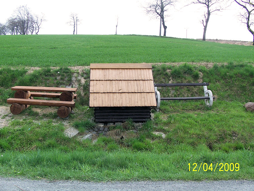 studánka U Velkého kamene (1154) - duben 2009