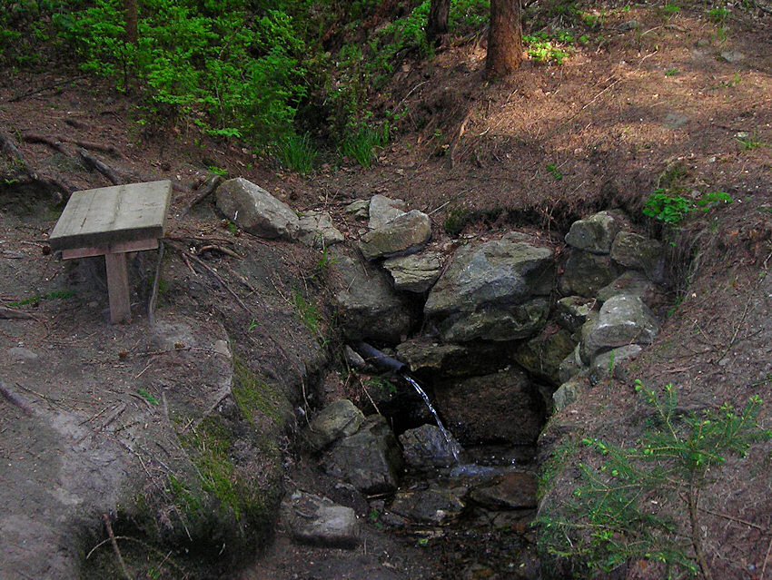 Kadolecká studánka (1196) - duben 2009