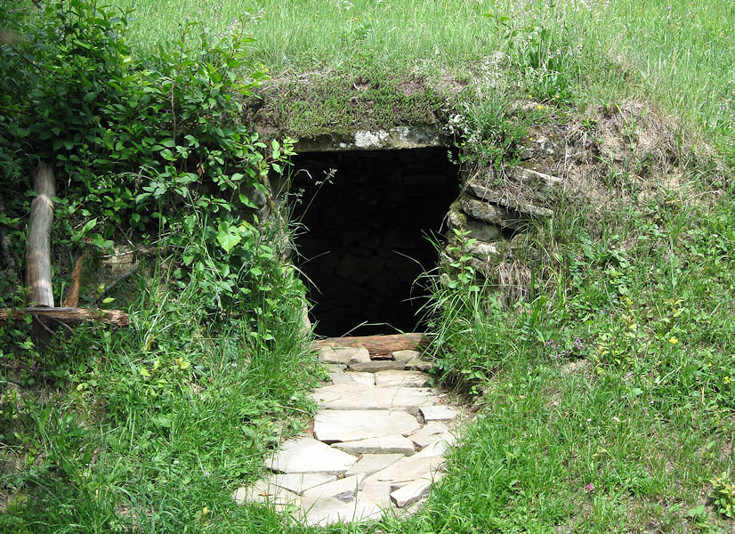 studna Na pasekách (1407) - červen 2009