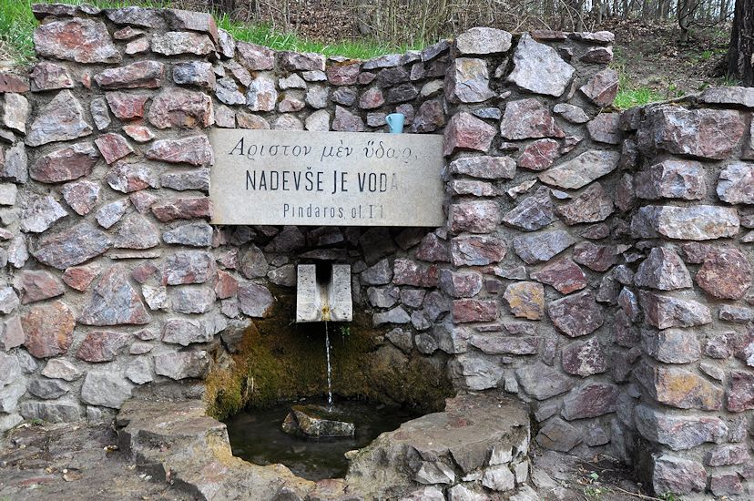 studánka Nadevše je voda (212) - březen 2008
