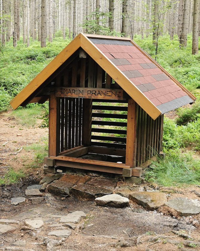studánka Mariin pramen (241) - červenec 2021