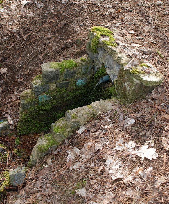 studánka Chatařská 2 (327) - březen 2008