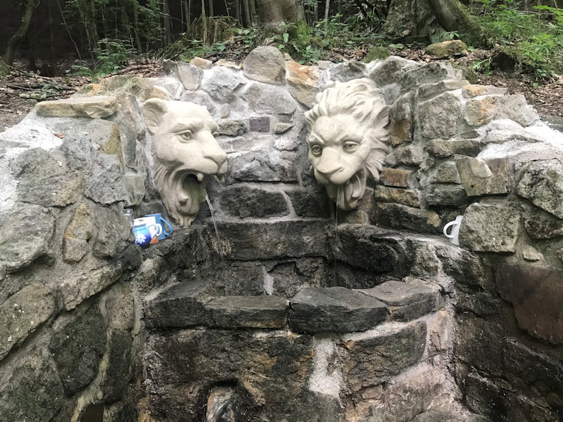 studánka U lvích hlav (441) - červenec 2019