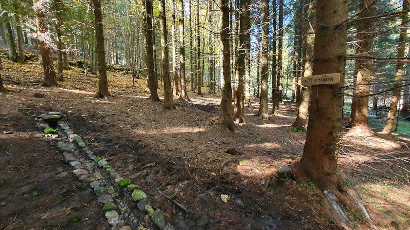 Špaččí pramen (13700) - říjen 2022
