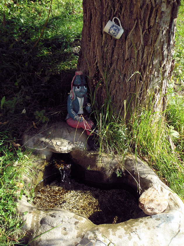studánka Pod vrbou (14200) - říjen 2018