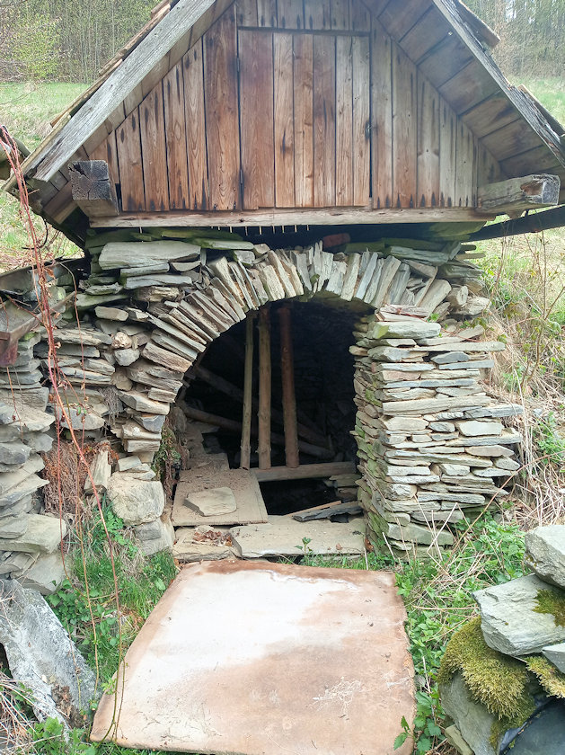 studánka U chaty (14343) - duben 2022