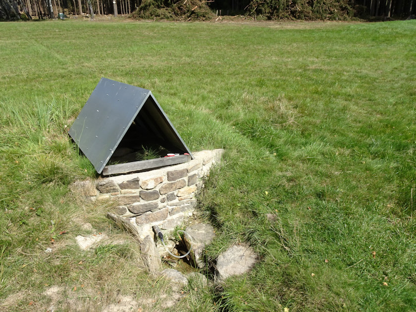 studánka Pod Zámeckou horou (14514) - září 2022