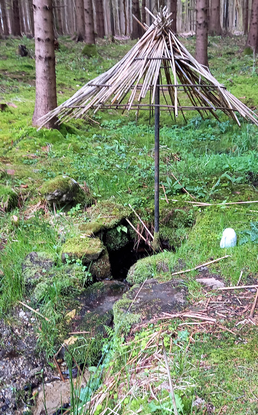 studánka Ve Struhách (14785) - duben 2023