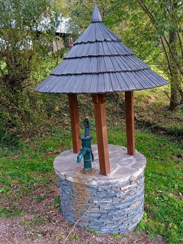 studna studánka U chaty (15032) - říjen 2023