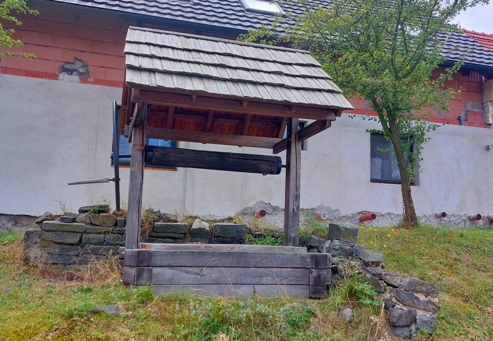 studna Pod kostelem (15320) - září 2024