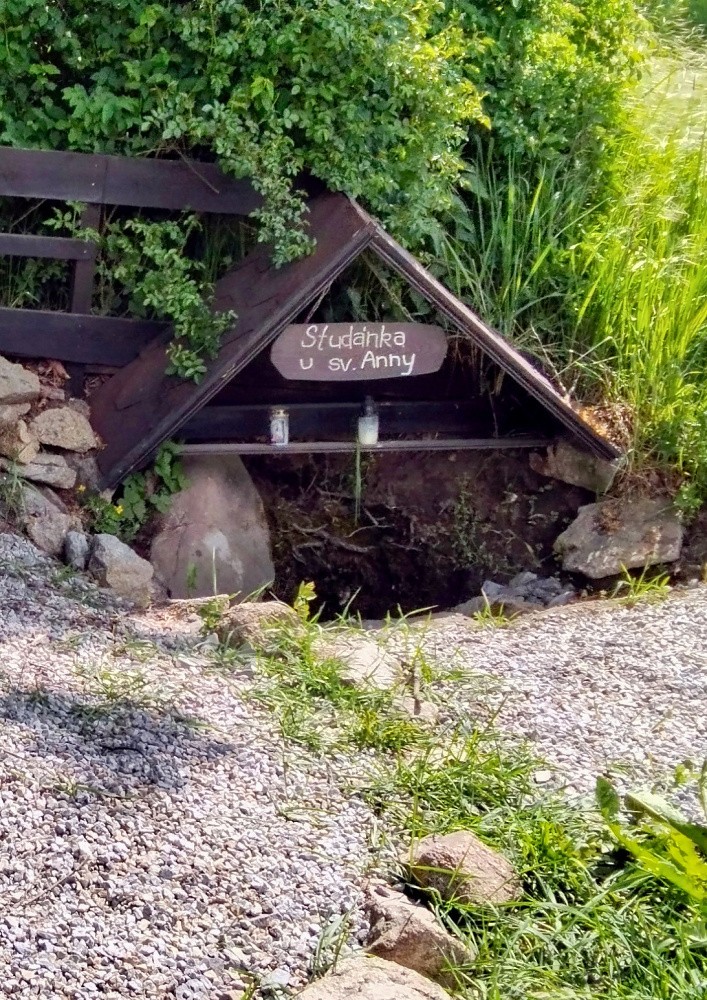studánka U svaté Anny (15473) - květen 2025