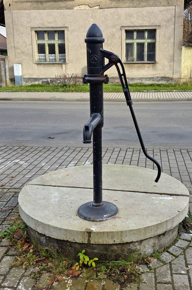 studna bez jména (15594) - listopad 2025