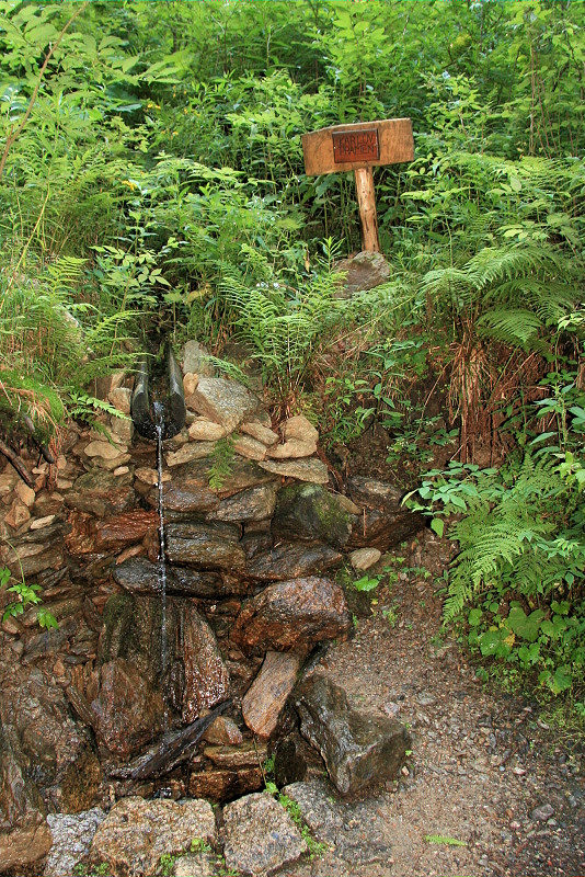studánka Karlův pramen (1639) - červenec 2009