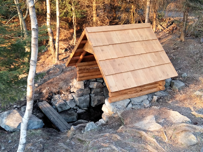 studánka Lesní pramen (2176) - duben 2020