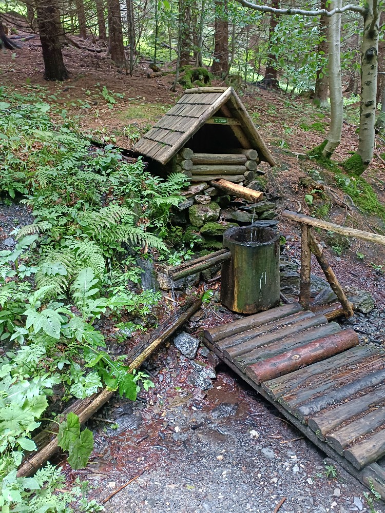 studánka Velký kotel (2566) - srpen 2023