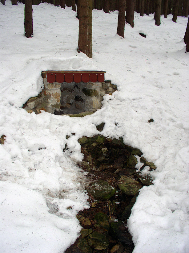 pramen Pod Kavčí horou (2833) - březen 2010