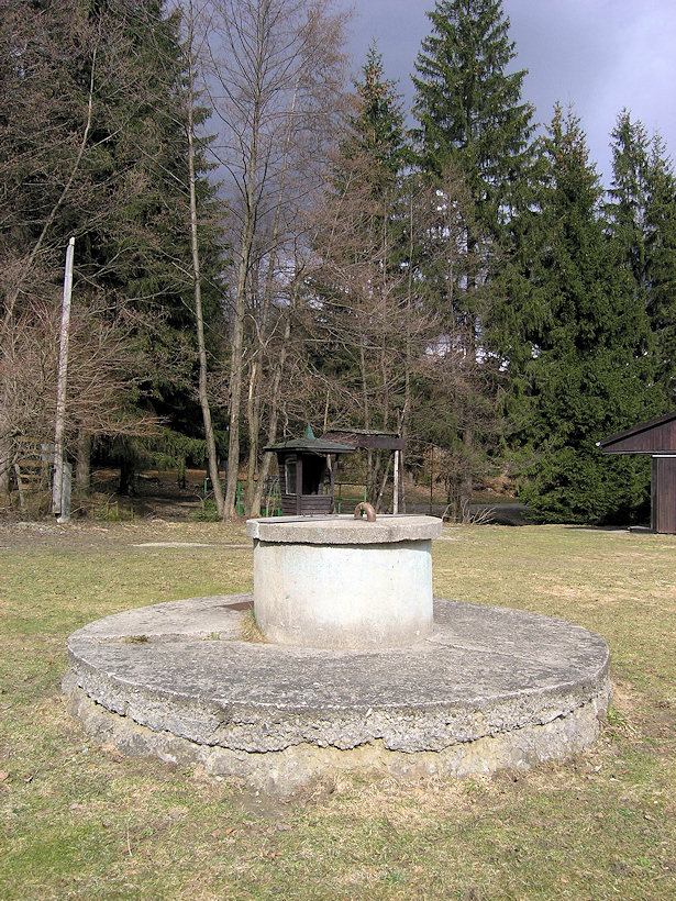 studna bez jména (2948) - duben 2010