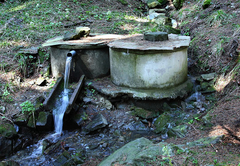 studna Nad Bzovým (3011) - duben 2010