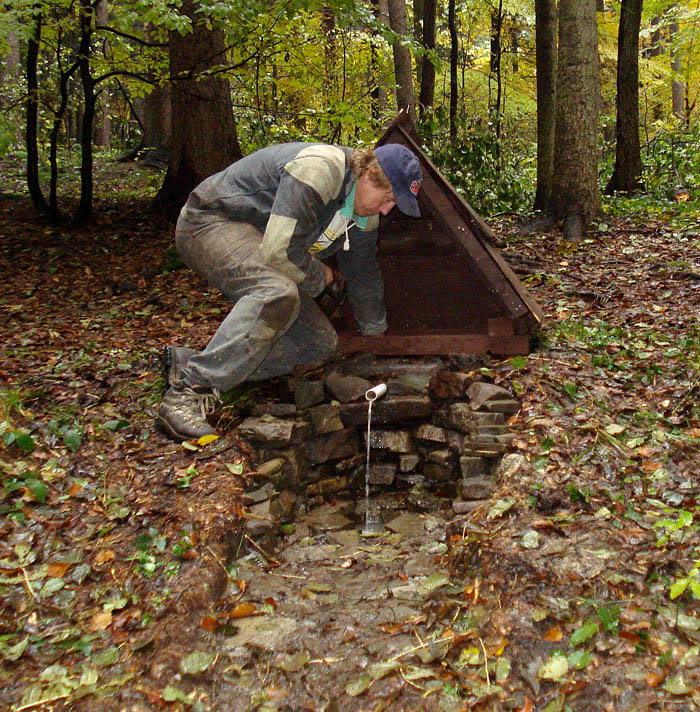 studánka Pod Papradnou (3090) - duben 2010