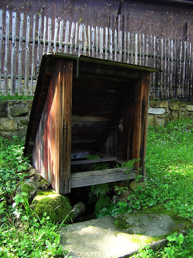 studánka Pod Medůvkou (3266) - květen 2010
