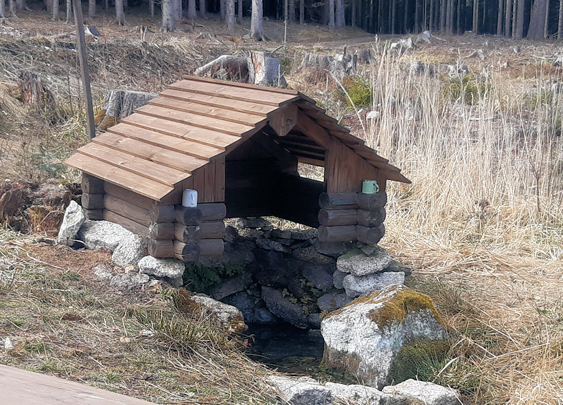 studánka U cesty (3801) - duben 2022