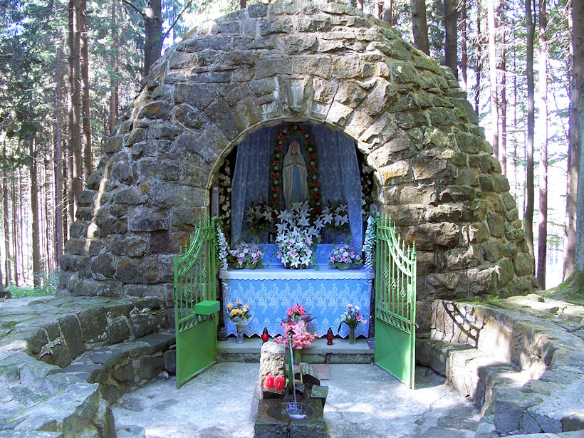 studánka Lurdská jeskyně (3871) - srpen 2010