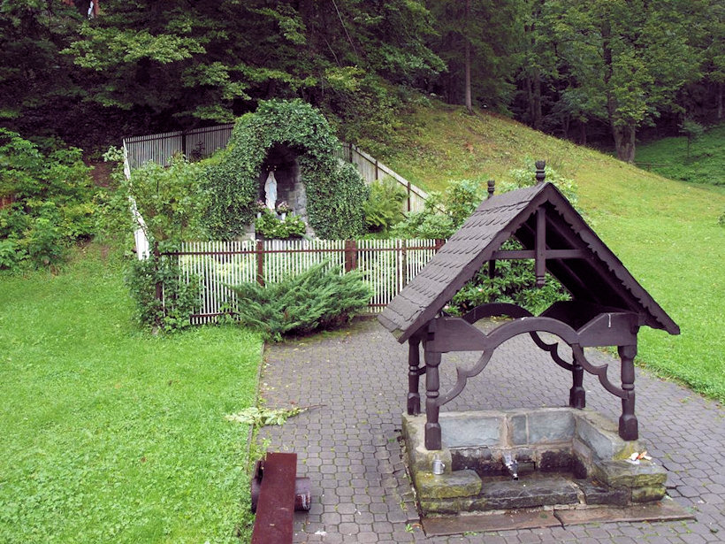 studánka Pramen Panny Marie Lurdské (4052) - září 2010