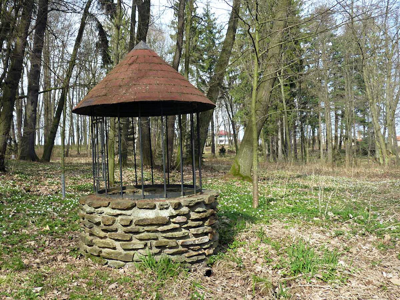 studna bez jména (4498) - duben 2011