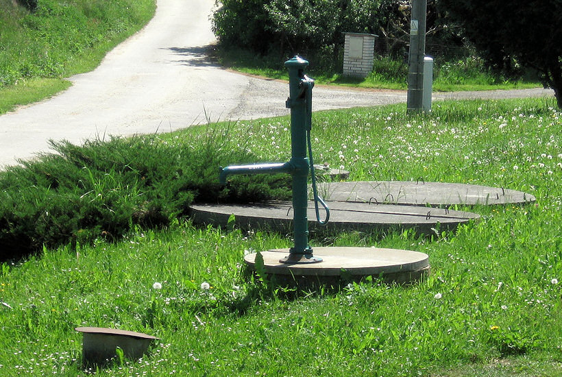 studna bez jména (4648) - červen 2011