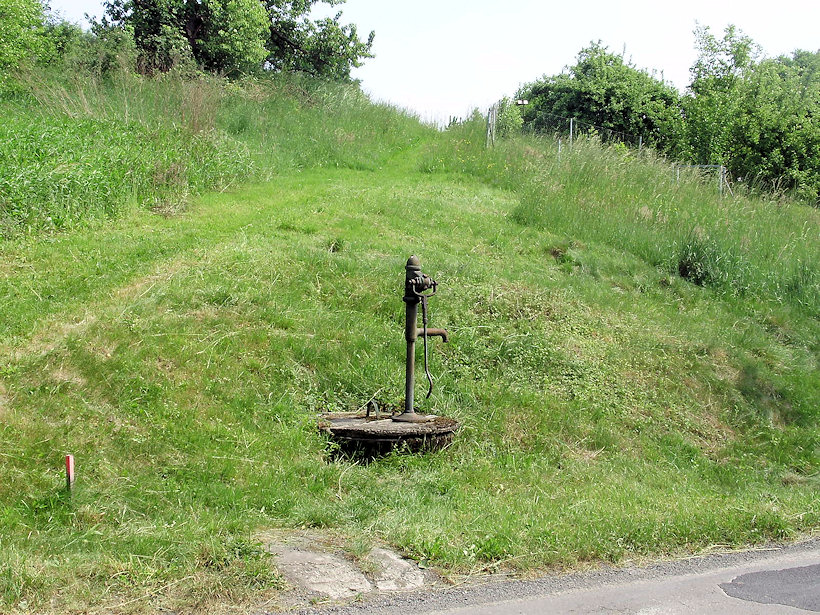 studna bez jména (4662) - červen 2011