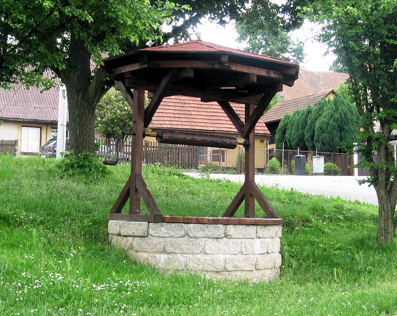 studna bez jména (4758) - červenec 2011