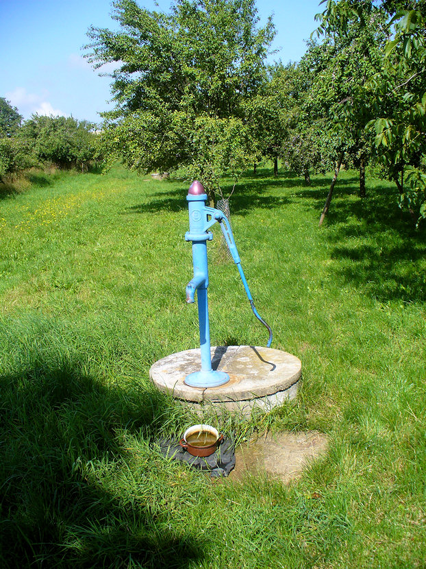 studna bez jména (4878) - srpen 2011