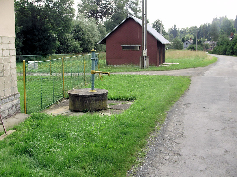 studna bez jména (4890) - srpen 2011
