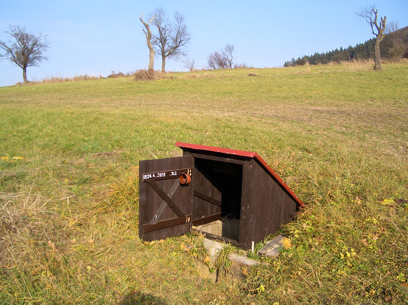 studánka Pod Vaňatků (5147) - listopad 2011