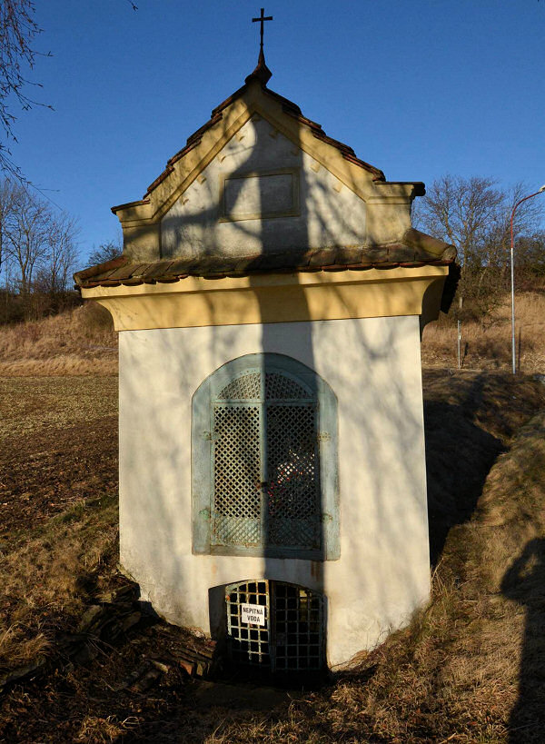 studánka Pod božími muky (5437) - únor 2012