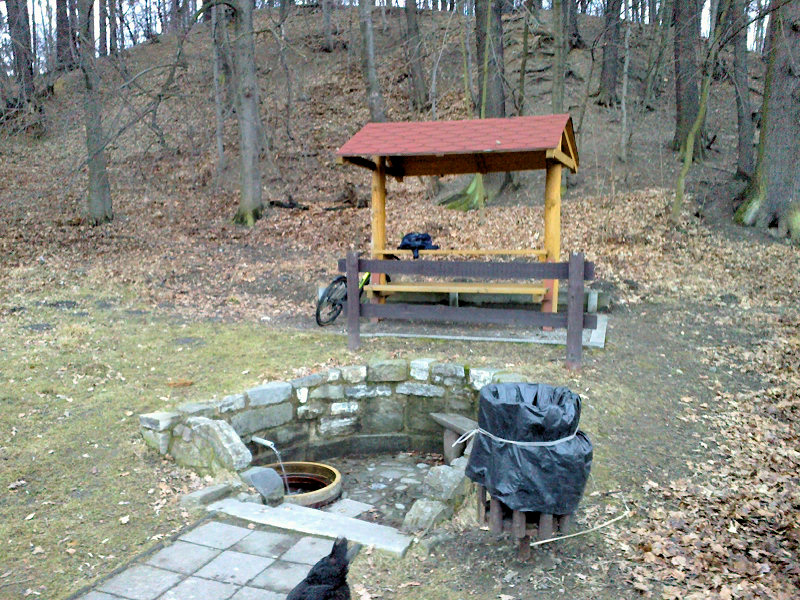 studánka Na Sovinci (5454) - říjen 2014