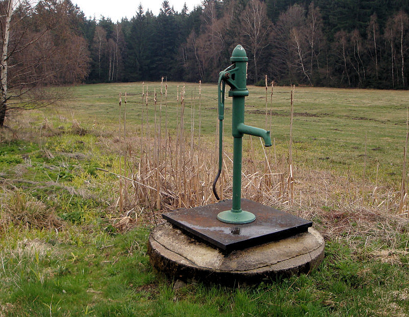 studna bez jména (5573) - duben 2012