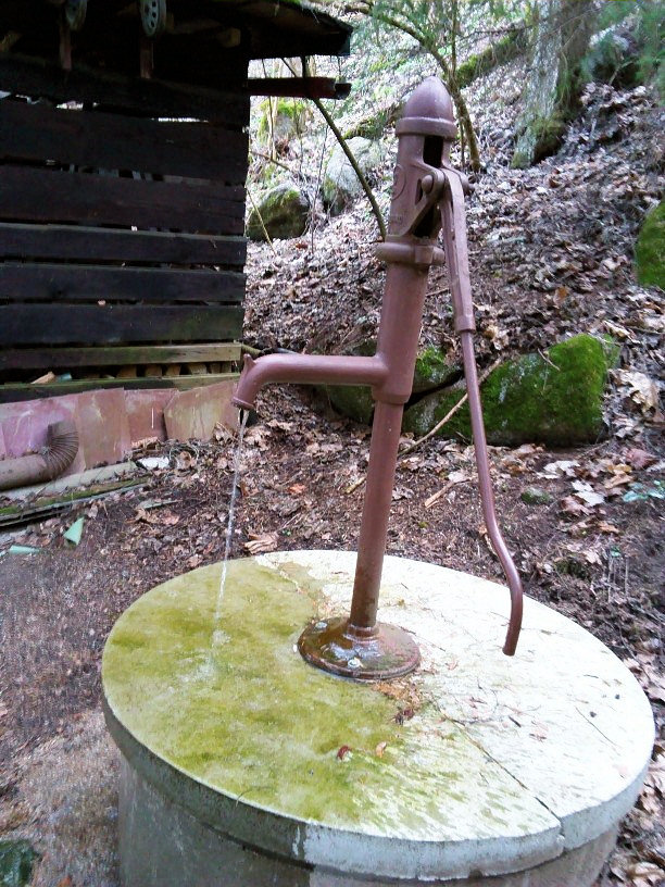 studna bez jména (5582) - duben 2012