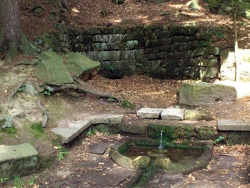 studánka Léčivý pramen (5834) - červenec 2012