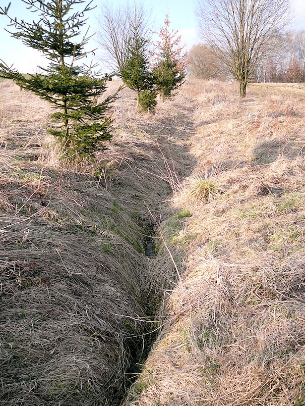 pramen Pod hangárem (6592) - březen 2013