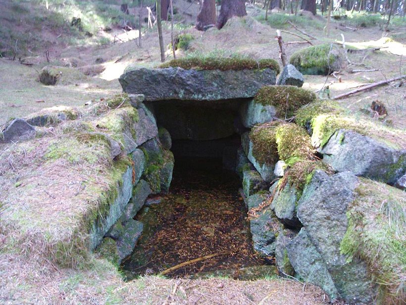 studánka U lomu (6675) - duben 2013