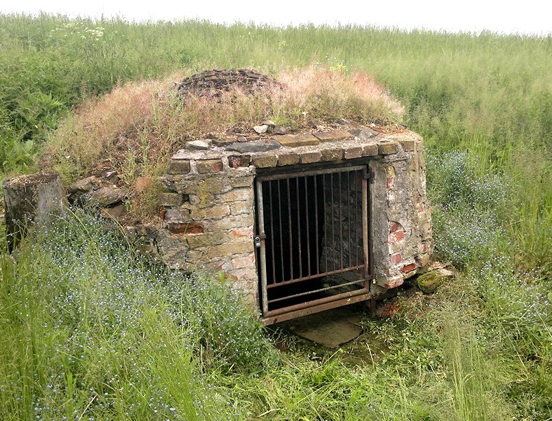 studna bez jména (6934) - červen 2013