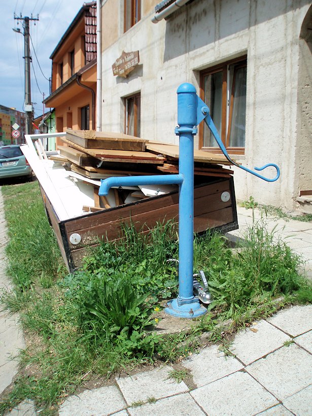 studna bez jména (6976) - červen 2013