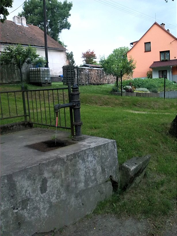 studna Na návsi (7050) - červenec 2013