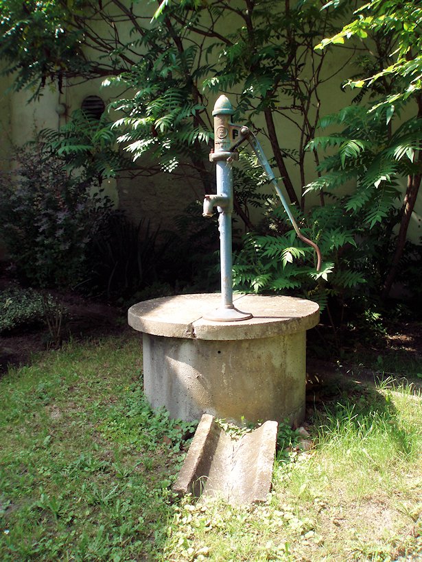 studna bez jména (7164) - červenec 2013