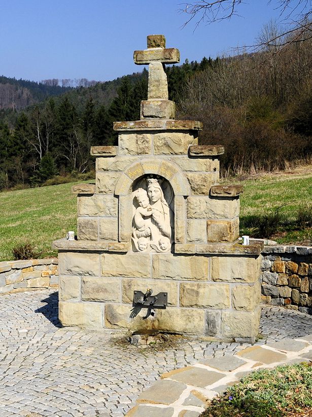 studánka U Vysocké kaple (8273) - duben 2014