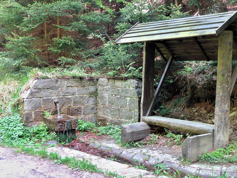 studánka Bílá voda (8560) - květen 2014