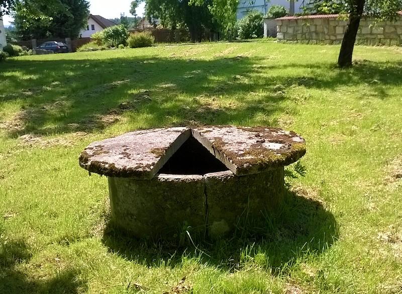 studna bez jména (8584) - květen 2014
